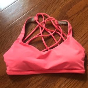Lululemon free to be wild sports bra size 4